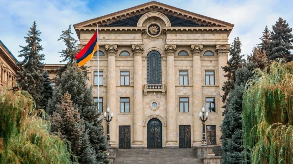 Հայաստանի խորհրդարանն արդեն երրորդ անգամ չի կարող սկսել նիստը քվորումի բացակայության պատճառով