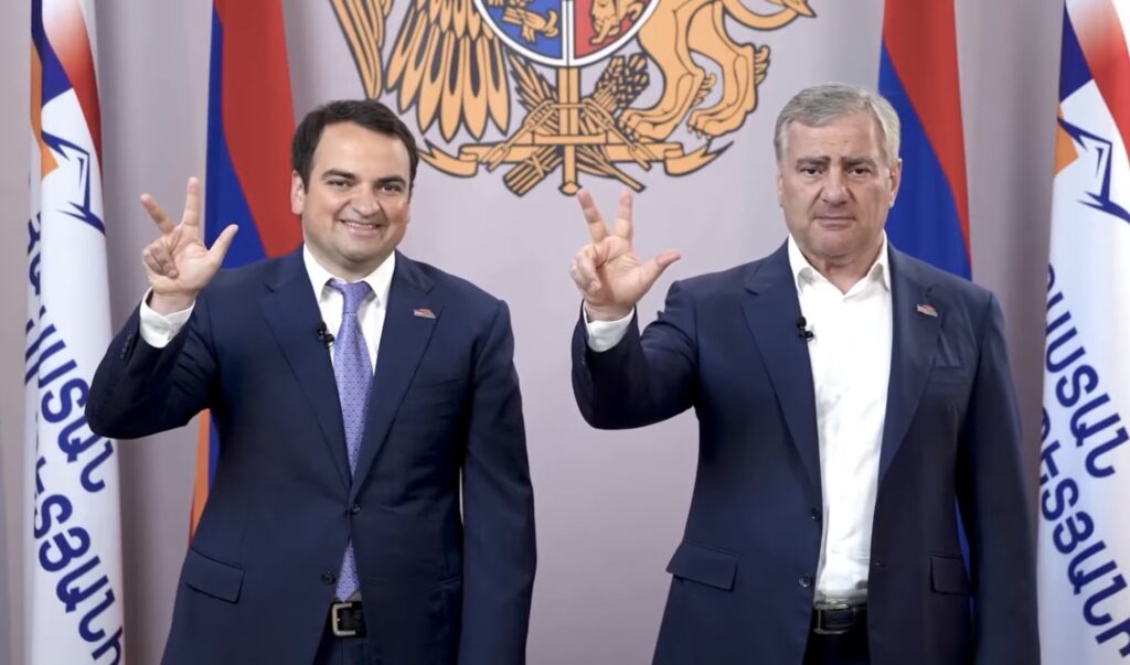 Տեսանյութ. Հատուկ ուղերձ` հաղթանակի ճանապարհին. Սամվել եւ Նարեկ Կարապետյաններ