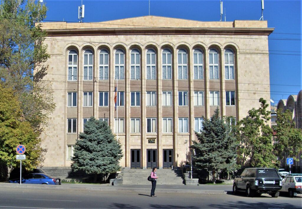 ՍԴ-ն, դրսևորելով ակնհայտ կանխակալություն, հաստատեց Սահմանադրության 2-րդ հոդվածի ոտնահարումը