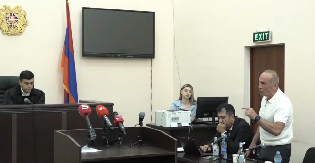 Տեսանյութ. Առաջ sms էր ուղարկում, հիմա հրապարակային ասում է՝ էս պտի անես. Քոչարյանը՝ դատավորին