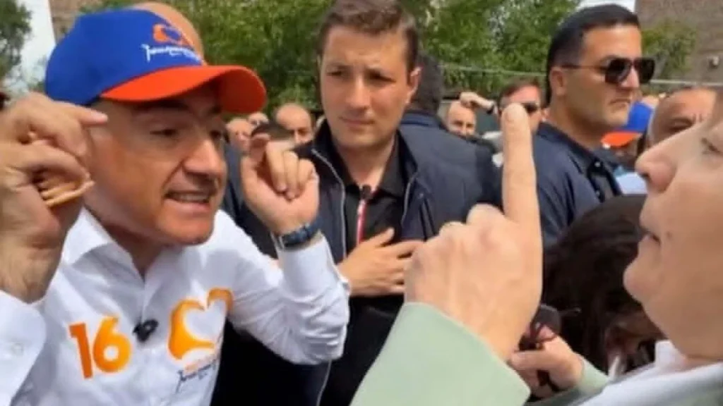 Փաշինյանի հետ վճած բժշկուհուն աշխատանքից ազատել են