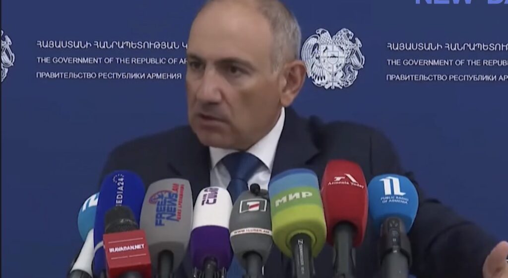 ՏԵՍԱՆՅՈՒԹ․ Ձեր և Պապիկյանի բանակը նվե՞ր է մատուցում մայրերին դիերի տեսքով․Հարց՝ Փաշինյանին