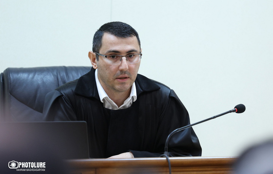 Ինչի Հայաստանում դատավոր կա՞, որ վարչապետի ասածը չանի…
