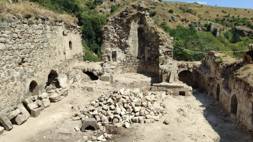 Նոր բացահայտումներ «Հին Խնձորեսկ» պատմամշակութային արգելոցում