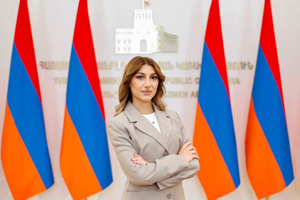 «Գիտակցում եմ ինձ վստահված առաքելության պատասխանատվությունը». Փաշինյանի մամուլի նորանշանակ քարտուղար