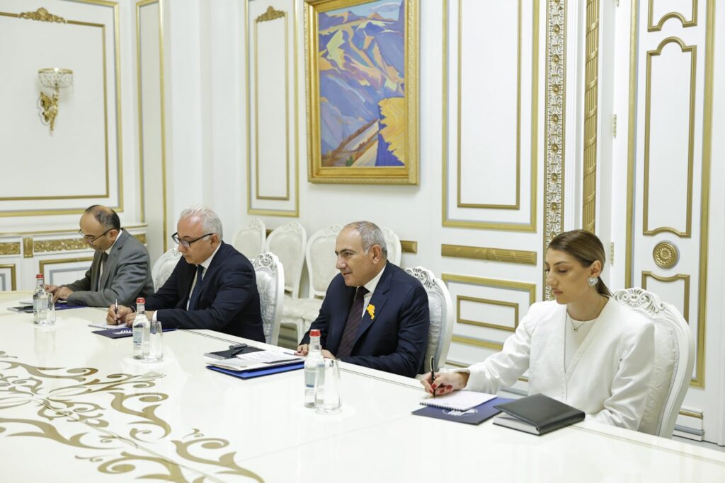 ՖՈՏՈ․ Փաշինյանն արաբական երկրների դեսպանների հետ քննարկել է «խաղաղության», TRIPP-ի և COP17-ի վերաբերյալ հարցեր