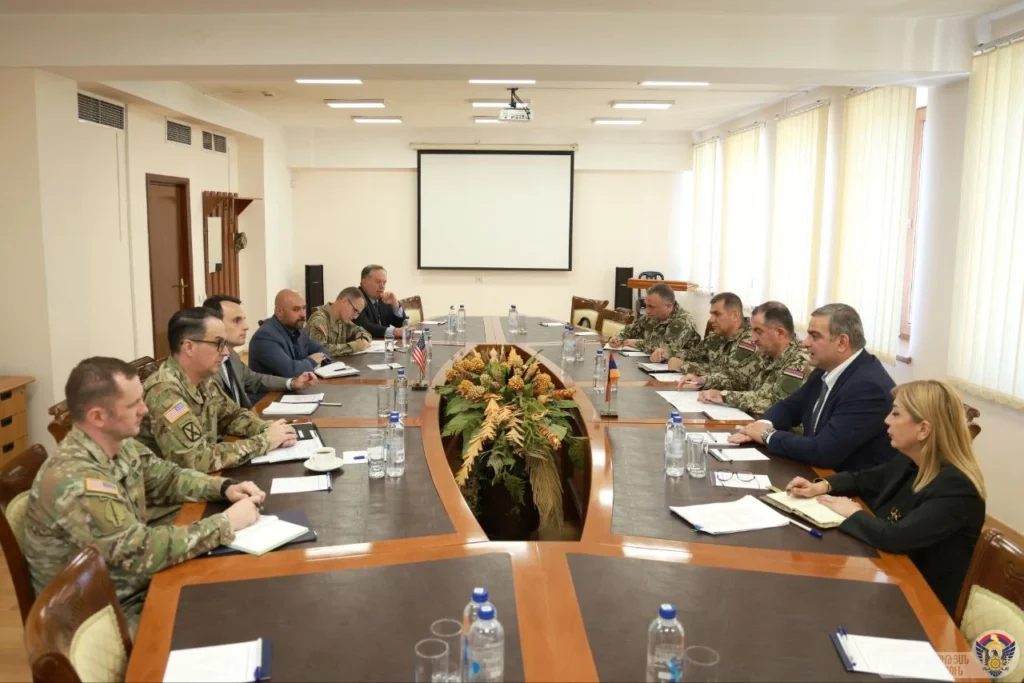 Հայաստանում է ԱՄՆ պատերազմի քարտուղարի փոխտեղակալ Էնդրյու Լումիսը